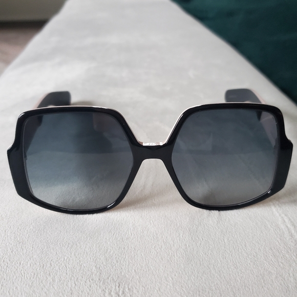 Christian Dior Sunglasses - Picture 6 of 6